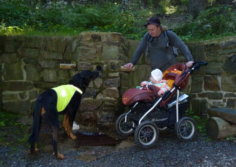 Karlův pramen na cestě k Čertovým kamenům